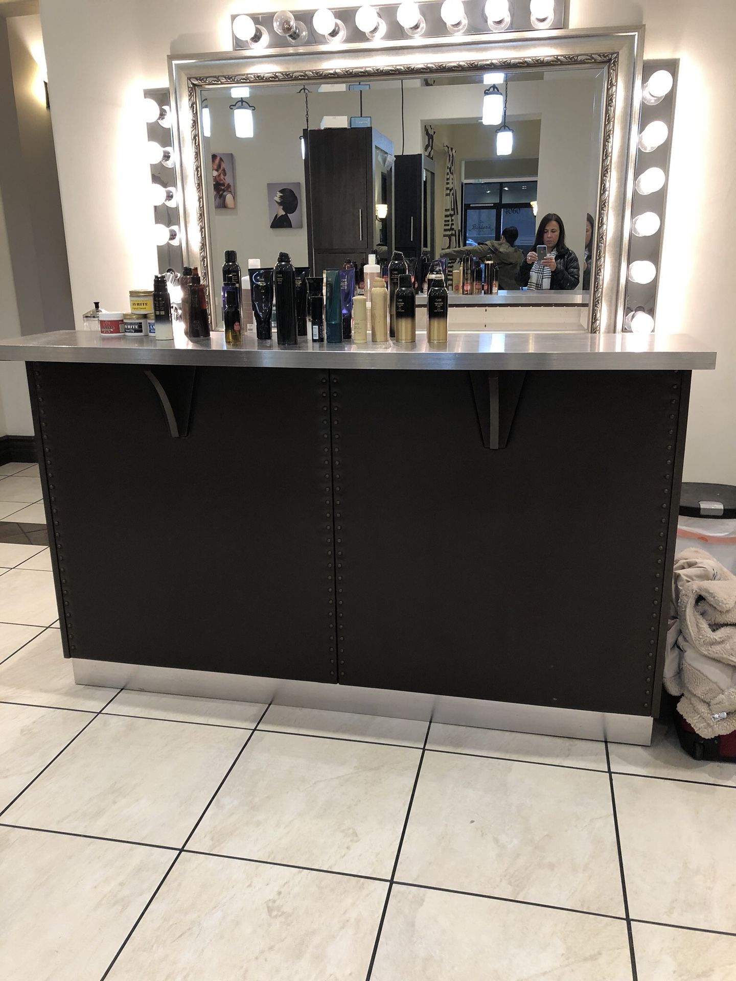Salon Color Bar