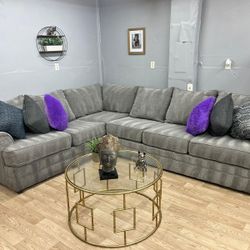 ⭐ Broyhill Light Grey Sectional Free Delivery 