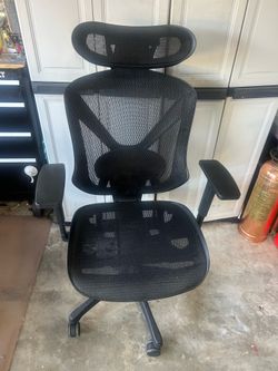 Mesh Office Chair- Brand new $300 Retail- Hermon Miller design