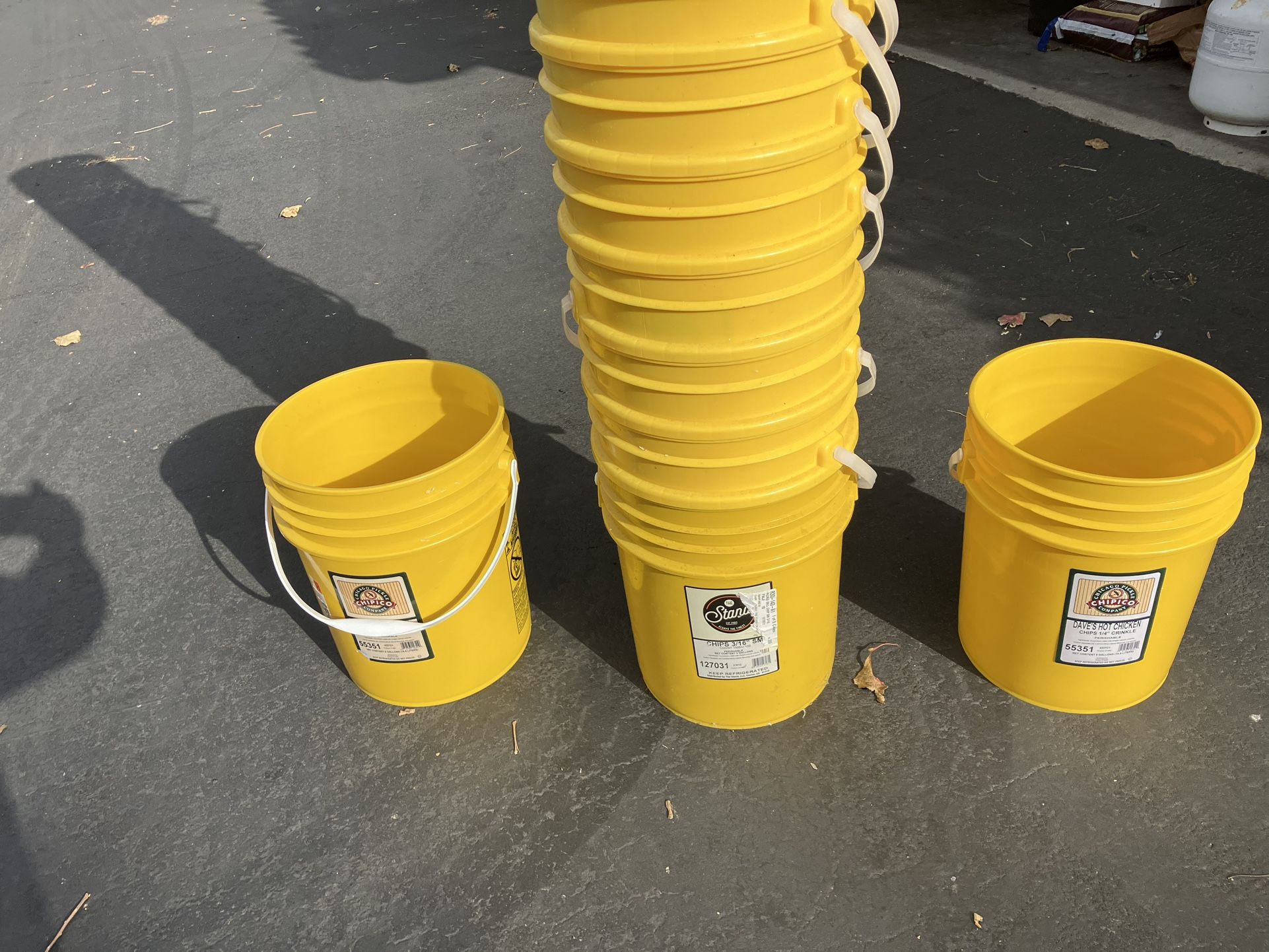 5 gallon yellow buckets
