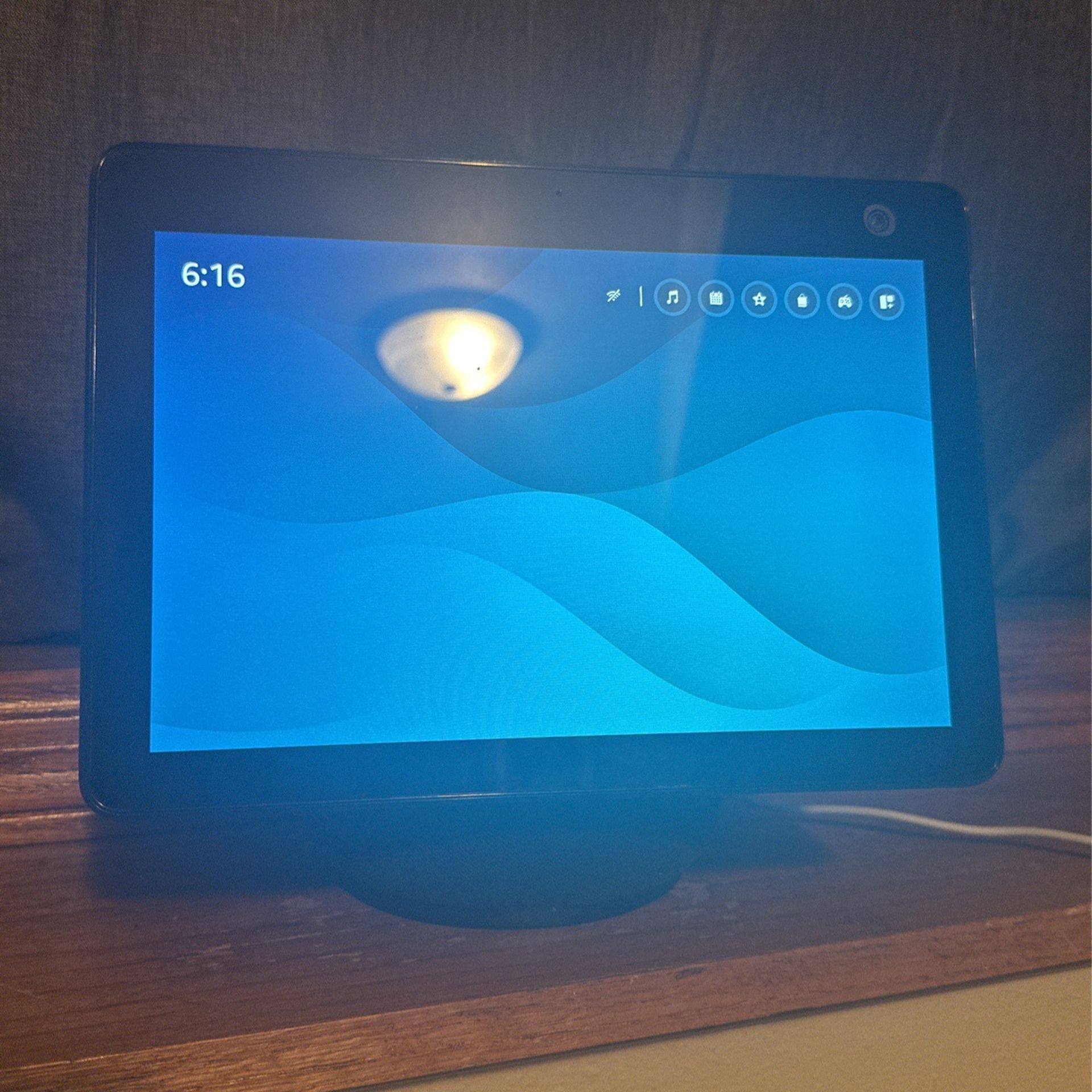 Echo show 10 (3rd gen) (Will negotiate on price) 