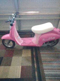 Razor Pocket Mod Betty Electric Scooter