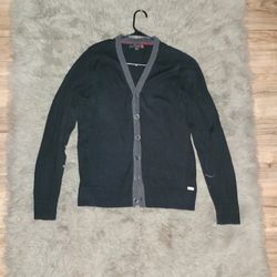 M Size GUESS Sweater 