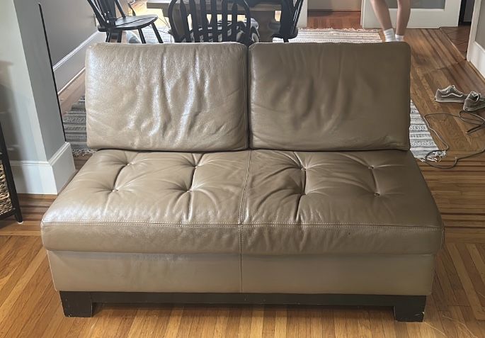 FREE Leather Loveseat Sofa Smoke/pet Free