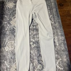 New, Never Worn LIGHT GRAY High Compression XL LEGGINGS - Mid weight 