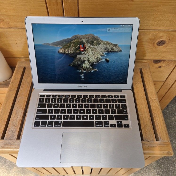 Apple Macbook Air - Like New