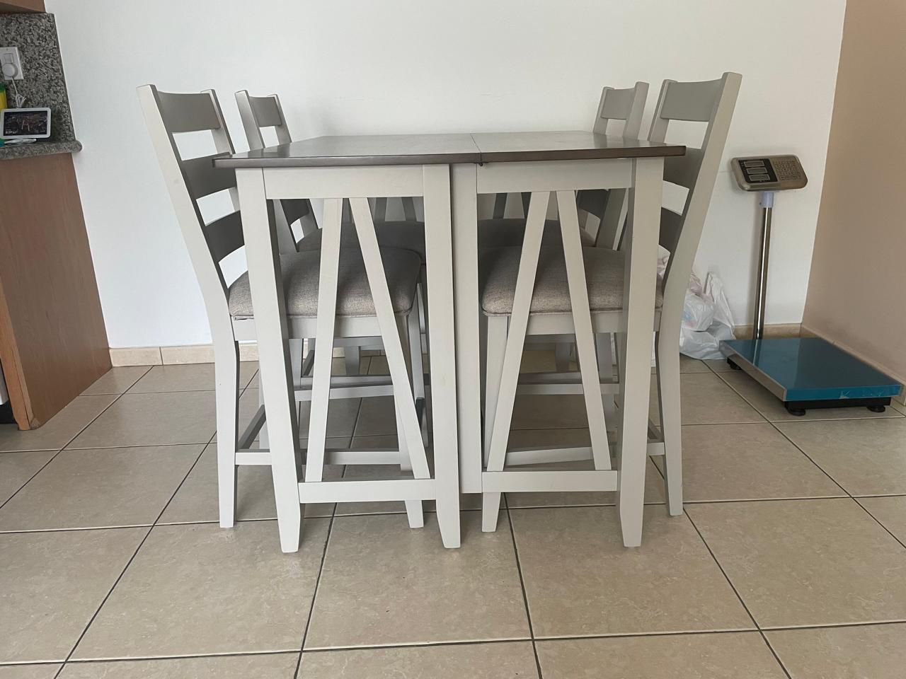Dinning Table with Chairs