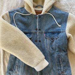 Jean Jacket Levi’s size M (Everett city)