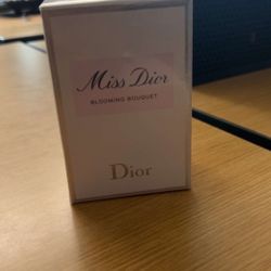Miss Dior Perfume