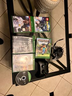 Xbox one two controllers and games