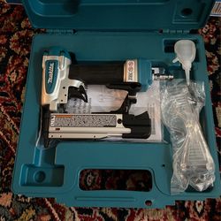 Makita Pin Nailer 23 Gauge    Af353