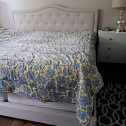 Tufted Bed Frame 