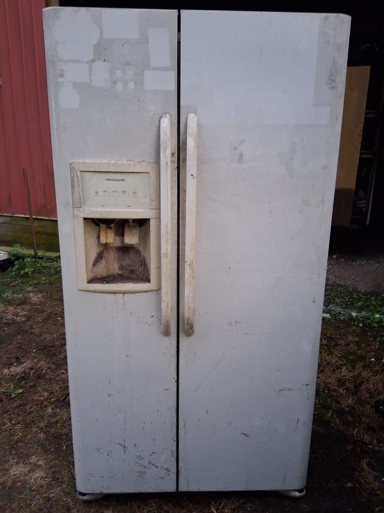 Frigidaire Refrigerator Shop Fridge 