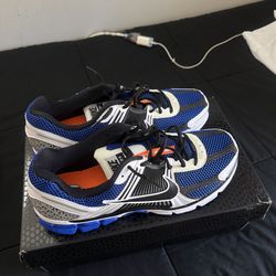 Nike Vomero  - Size 13