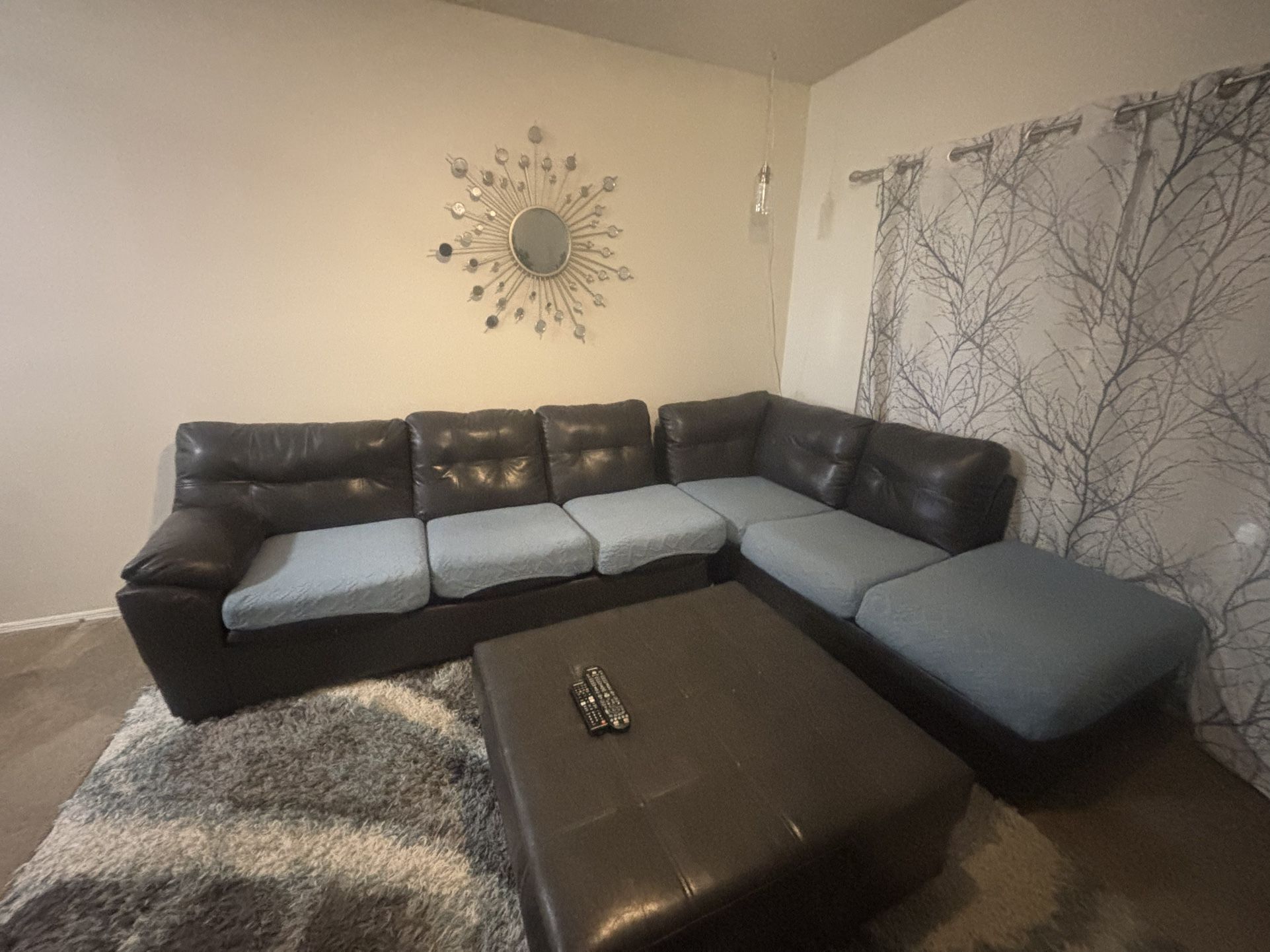 FREE SECTIONAL LIVING ROOM FURNITURE