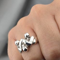 Vintage 3- SKULL 💀💀💀TRINITY Ring in Sterling Silver 925 Size 10. 