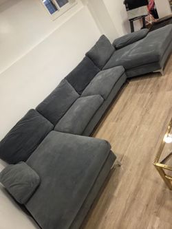Velvet Couch 