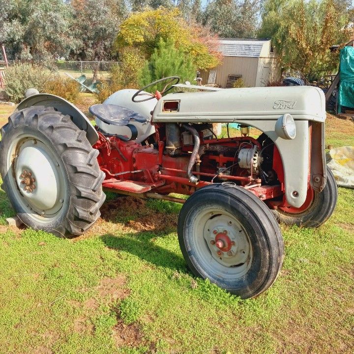 1948 Ford N8 Tractor