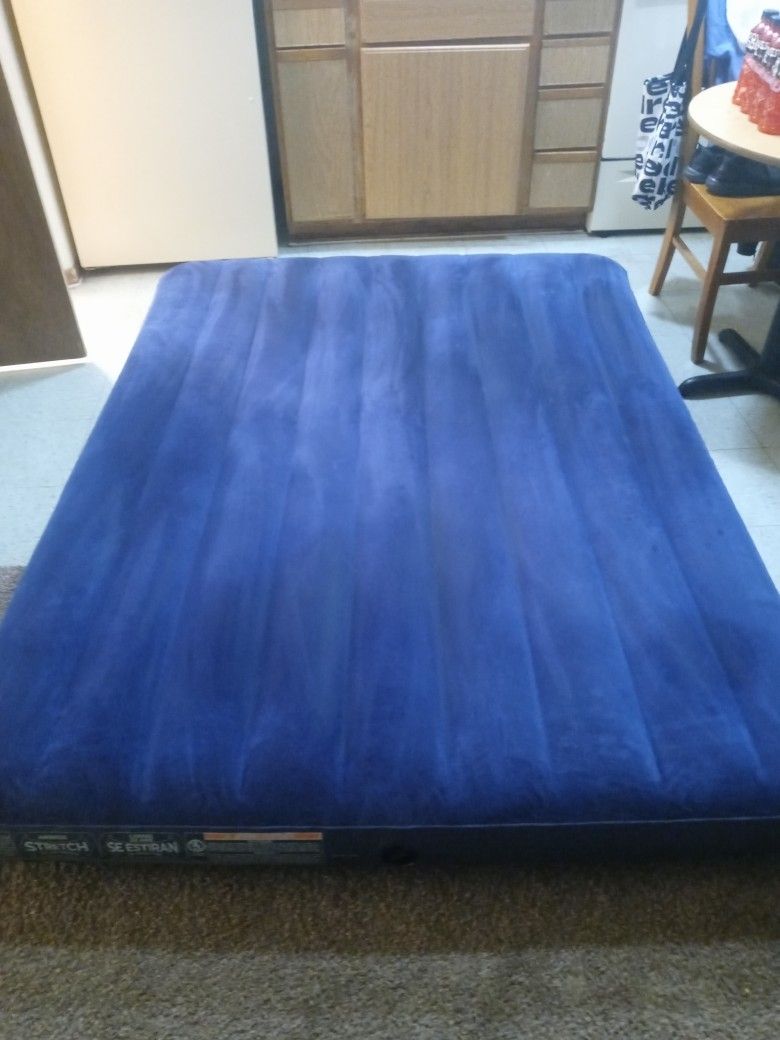 Air Mattress Full Size With Pump