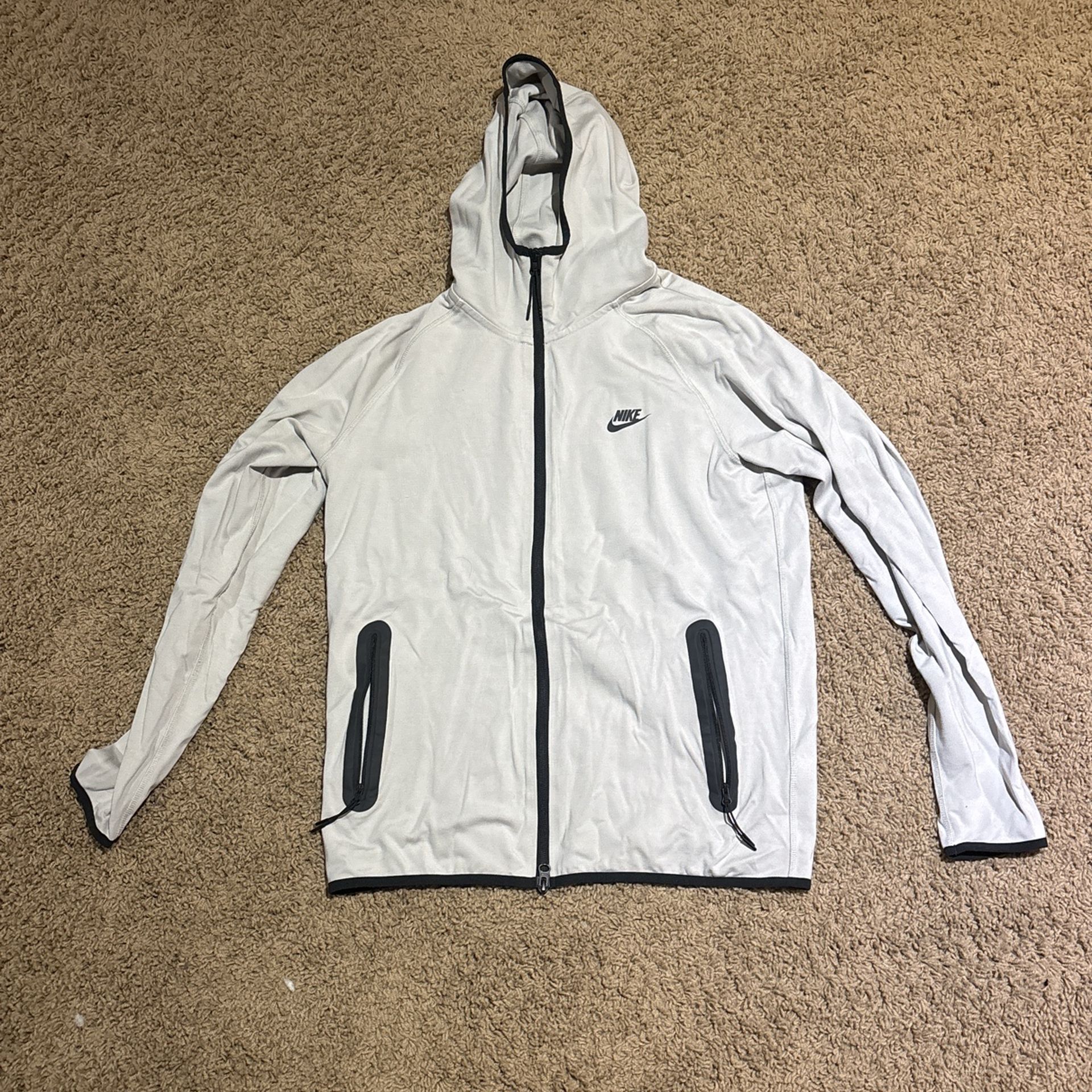 Nike Spring tech /lightweight / gray