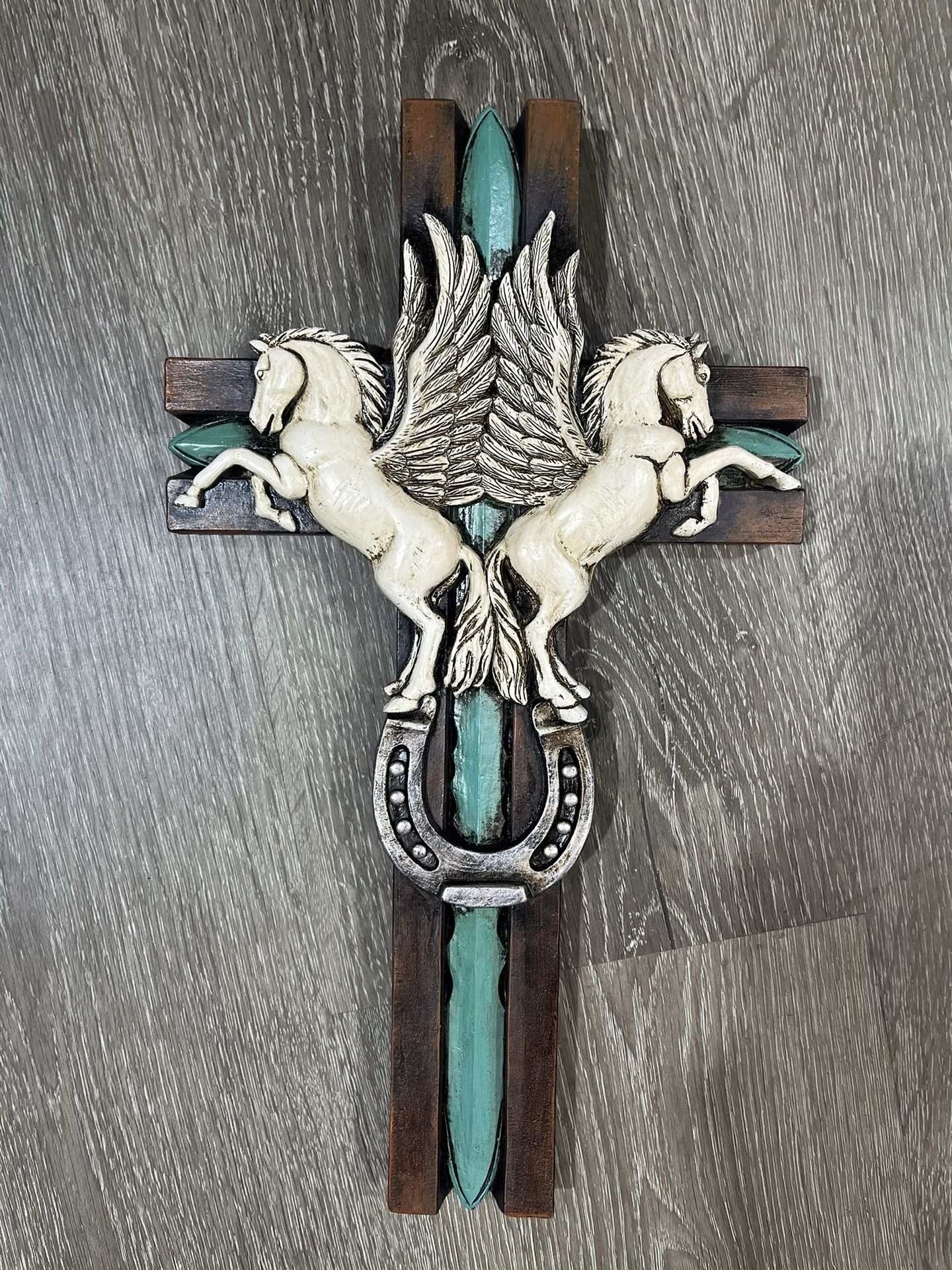 DBL PEGASUS HORSESHOE WALL CROSS