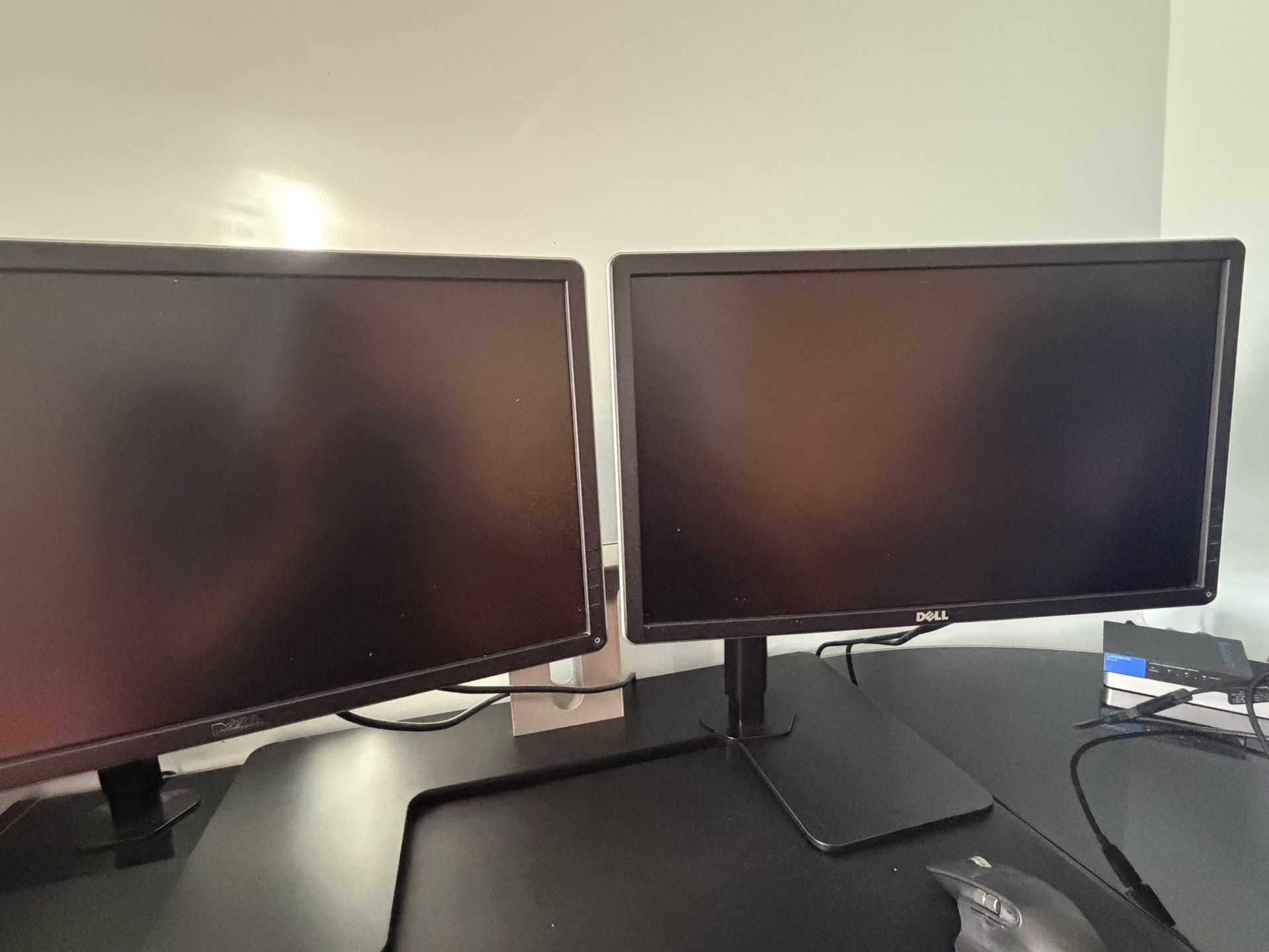 Dell Dual 22inch Monitor With a Stand