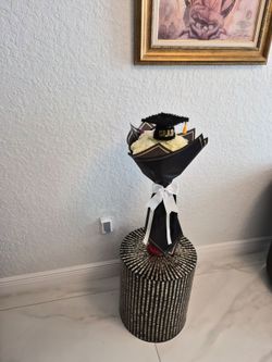 Arreglos de rosas blancas.