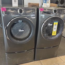 Electrolux Washer And Gas Dryer With Pedestal 