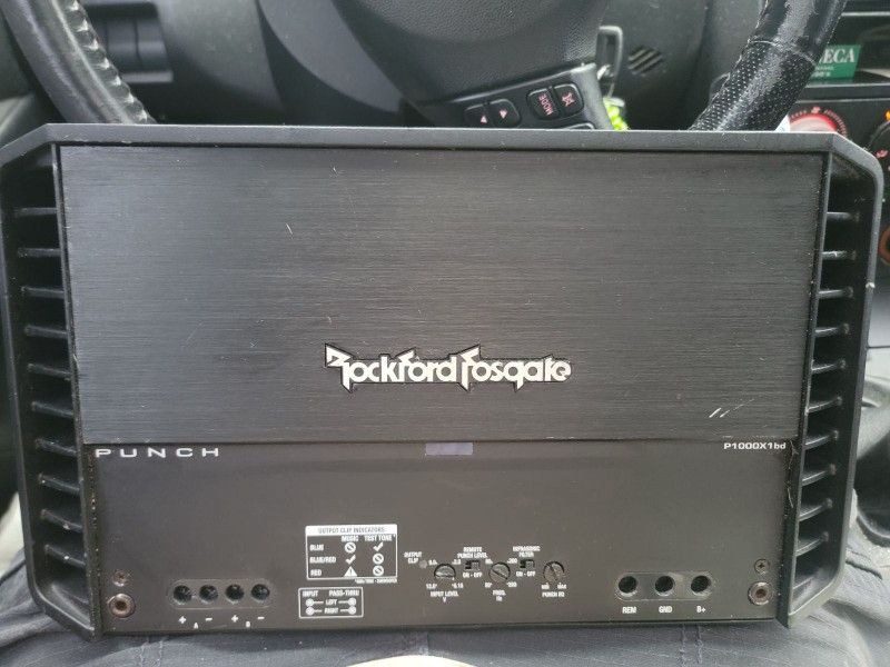 Amplifier By Rockford fosgate P1000X1bd