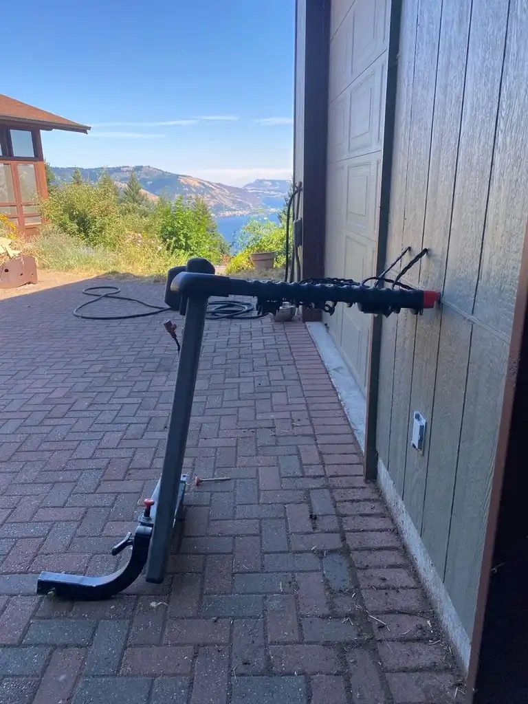 Yakima Swingdaddy hitch mount bike rack for easy