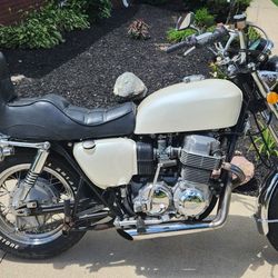 1976 CB 750 HONDA (MODEL-CB7.)