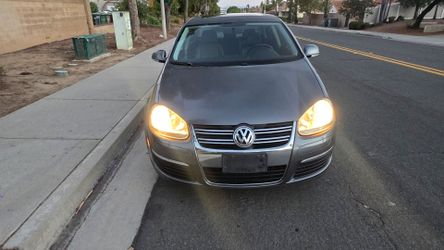 EXCELLENT CONDITION DRIVES GREAT 
                      SUPER CLEAN 
2009 VOLKSWAGEN JETTA SE 2.5 S👍🚘 4CLY 28MPG ✌️
94,000 MILES