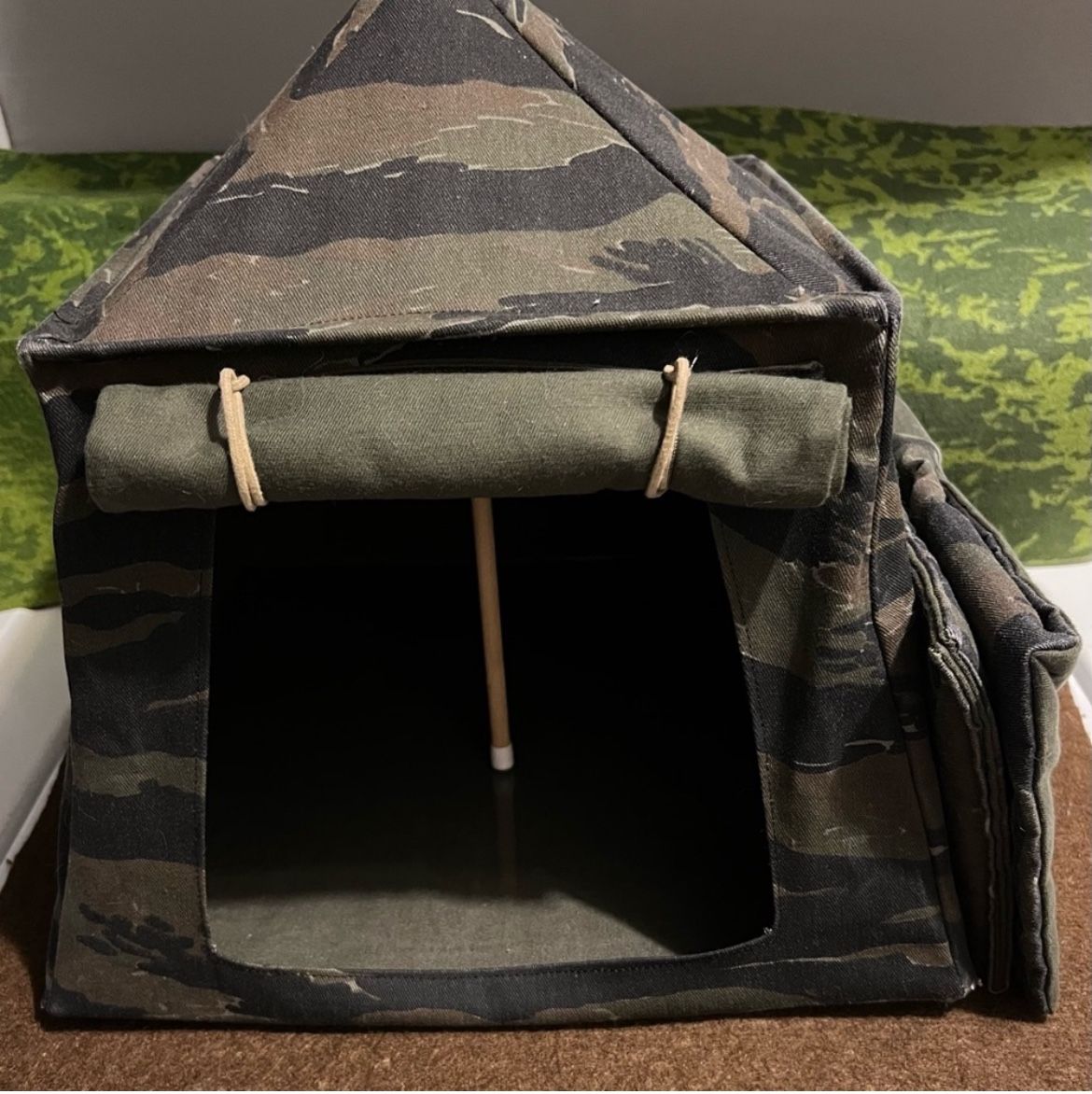 Model Camping Tent