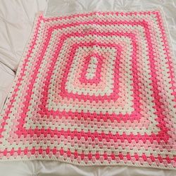 **New**  Beautiful Baby Girl Crochet Pink White Blanket 