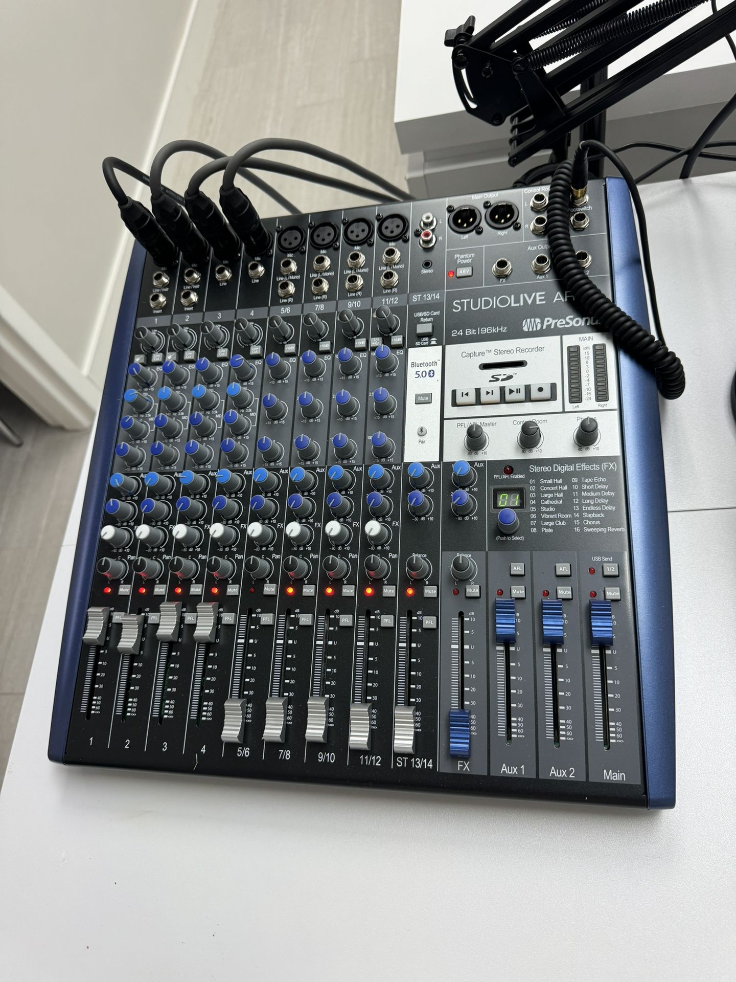 PreSonus StudioLive AR12c 14-Channel USB-C Hybrid Digital/Analog Performance Mixer, Unpowered