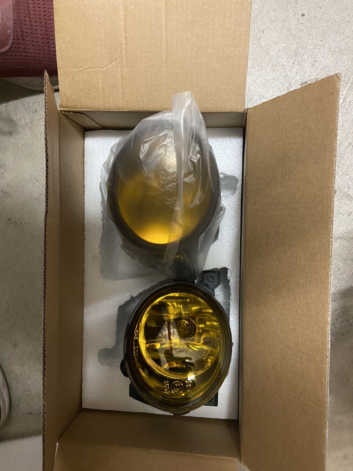 VW Jetta/GTI Fog lights brand new in box