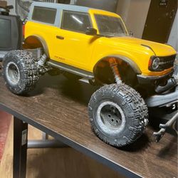 Huge Yellow/gray Ford Bronco Rc Car