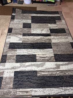 Large superior 183x274 rug brown beige and black