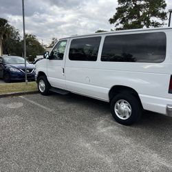 2013 Ford E-350