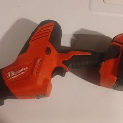 milwaukee m18 sawzall with XC5.0 battery  