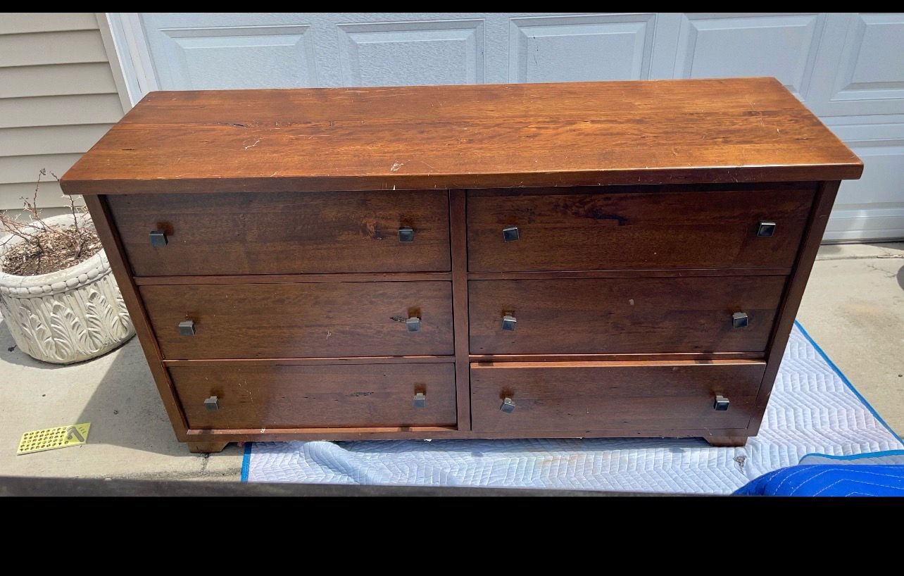 Solid Wood Dresser with 6 Drawers