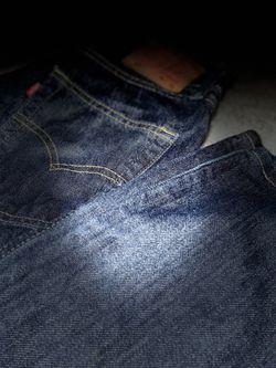 Men’s Size 29/32 Levi Original Straight Pants. 