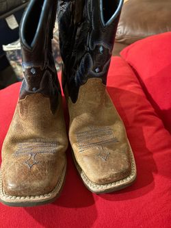 Boys cowboy boots Ariat