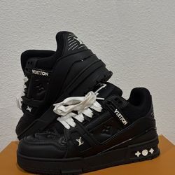 Louis Vuitton Trainer All Black