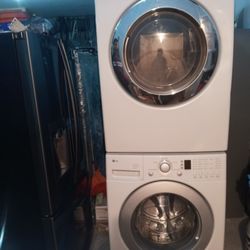 Washer end Dryer Electric  220 Volt 