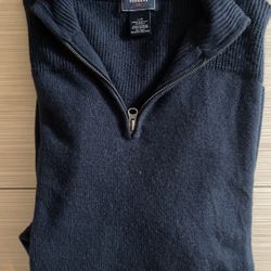 Large dockers Sweater