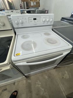 Frigidaire Gallery Series Electric Range White