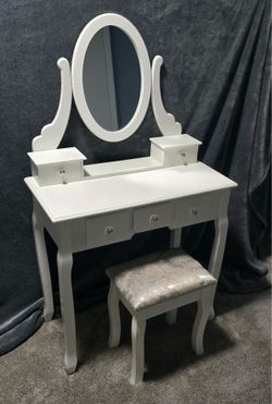 Small Vanity With Bench