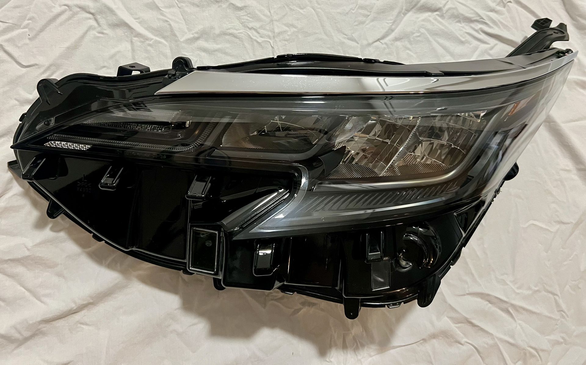 Toyota Sienna Headlight Drivers Side
