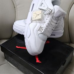 Jordan 4 Retro 